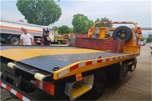 鹿城区附近拖车电话号码服务